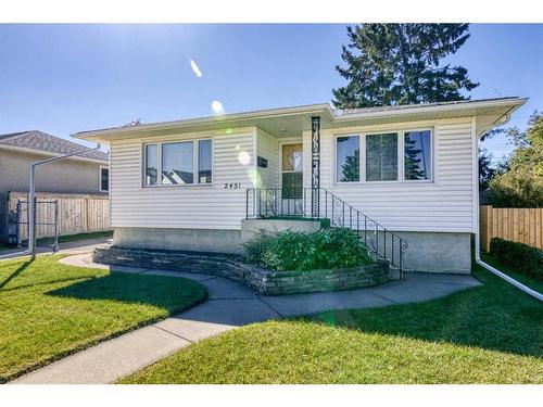 2451 23 Street Nw, Calgary, AB - Outdoor