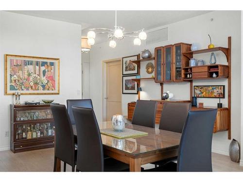 405-838 19 Avenue Sw, Calgary, AB - Indoor Photo Showing Dining Room