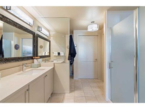 405-838 19 Avenue Sw, Calgary, AB - Indoor Photo Showing Bathroom