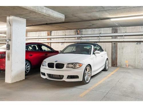 405-838 19 Avenue Sw, Calgary, AB - Indoor Photo Showing Garage