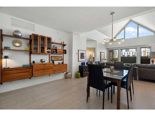 405-838 19 Avenue Sw, Calgary, AB - Indoor Photo Showing Dining Room