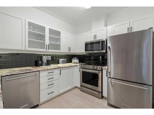 405-838 19 Avenue Sw, Calgary, AB - Indoor Photo Showing Kitchen