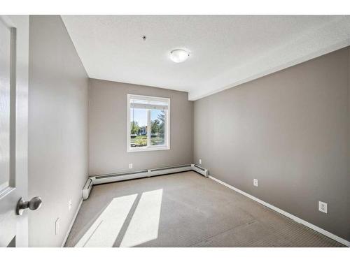 1228-2371 Eversyde Avenue Sw, Calgary, AB - Indoor Photo Showing Other Room