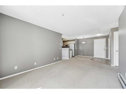 1228-2371 Eversyde Avenue Sw, Calgary, AB - Indoor Photo Showing Other Room