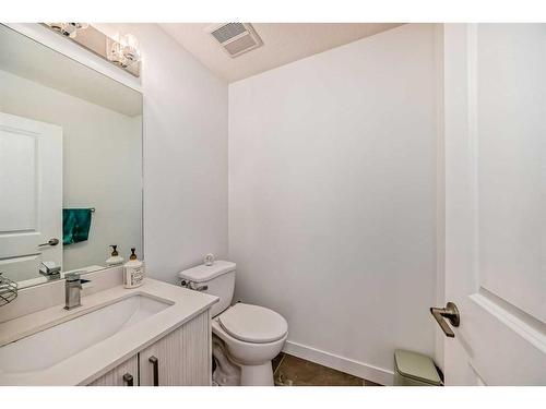 801-33 Merganser Drive West, Chestermere, AB - Indoor Photo Showing Bathroom