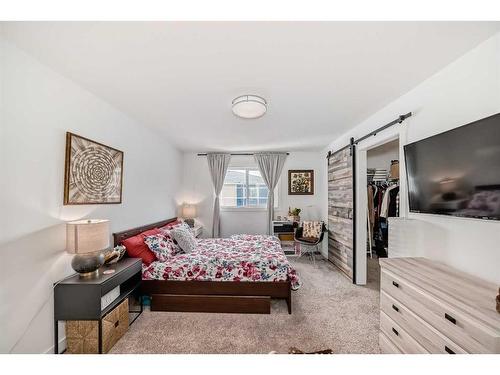 801-33 Merganser Drive West, Chestermere, AB - Indoor Photo Showing Bedroom