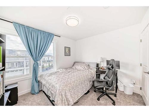 801-33 Merganser Drive West, Chestermere, AB - Indoor Photo Showing Bedroom