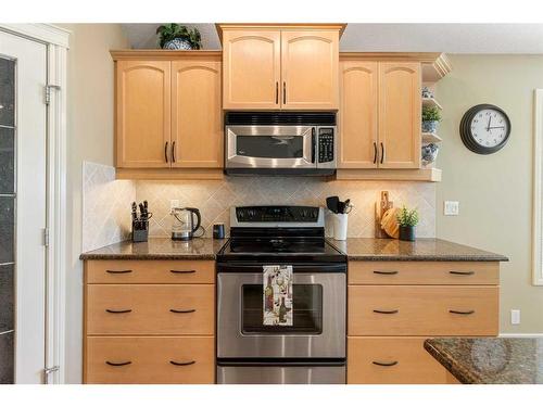 123 West Creek Meadow, Chestermere, AB - Indoor Photo Showing Kitchen