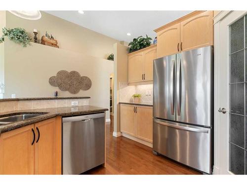 123 West Creek Meadow, Chestermere, AB - Indoor Photo Showing Kitchen