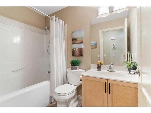 123 West Creek Meadow, Chestermere, AB - Indoor Photo Showing Bathroom