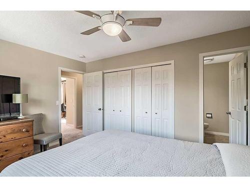 44 Sunhurst Place Se, Calgary, AB - Indoor Photo Showing Bedroom