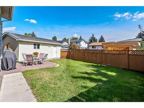 44 Sunhurst Place Se, Calgary, AB - Outdoor