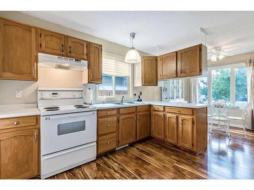 44 Sunhurst Place Se, Calgary, AB - Indoor Photo Showing Kitchen With Double Sink