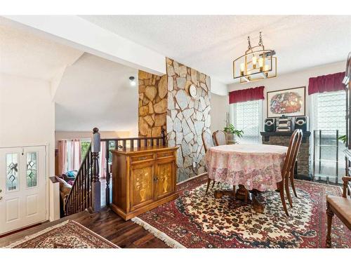 120 Tucker Road Se, Airdrie, AB - Indoor Photo Showing Dining Room