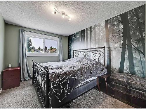 96 Beddington Circle Ne, Calgary, AB - Indoor Photo Showing Bedroom