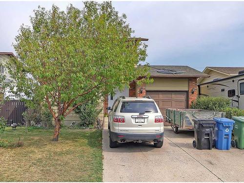 96 Beddington Circle Ne, Calgary, AB - Outdoor