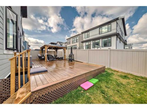 11 West Grove Common Sw, Calgary, AB 