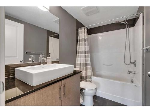 2403-240 Skyview Ranch Road Ne, Calgary, AB - Indoor Photo Showing Bathroom