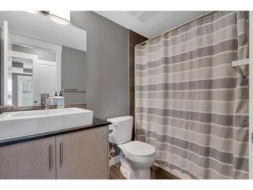 2403-240 Skyview Ranch Road Ne, Calgary, AB - Indoor Photo Showing Bathroom