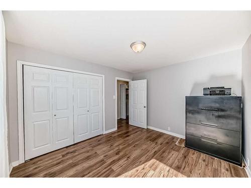 305 32 Avenue Ne, Calgary, AB - Indoor