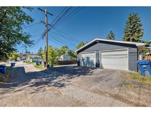 305 32 Avenue Ne, Calgary, AB - Outdoor