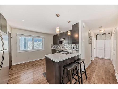 305 32 Avenue Ne, Calgary, AB - Indoor Photo Showing Other Room