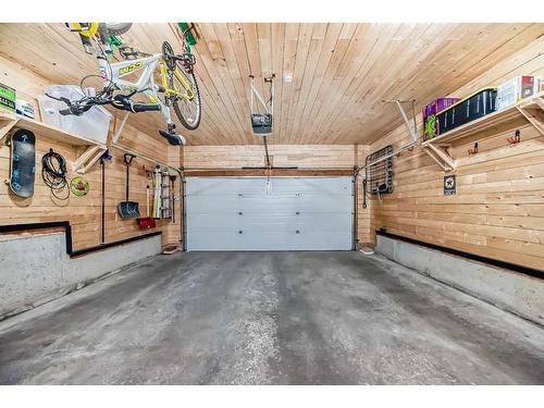 618 Rocky Ridge View Nw, Calgary, AB - Indoor Photo Showing Garage