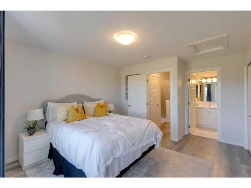 211-260 Rowley Way Nw, Calgary, AB - Indoor Photo Showing Bedroom