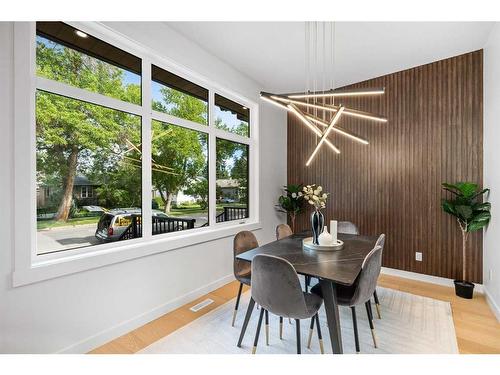 415 18 Avenue Nw, Calgary, AB - Indoor Photo Showing Dining Room