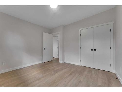 1327B 35 Street Se, Calgary, AB - Indoor Photo Showing Other Room