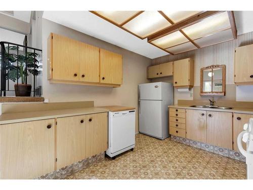 6355 Ranchview Drive Nw, Calgary, AB - Indoor Photo Showing Kitchen With Double Sink