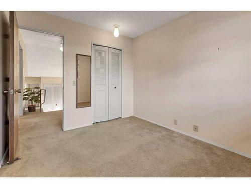 6355 Ranchview Drive Nw, Calgary, AB - Indoor Photo Showing Other Room