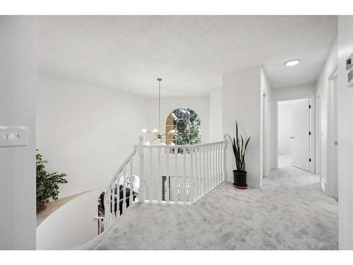 1360 Shawnee Road Sw, Calgary, AB - Indoor Photo Showing Other Room