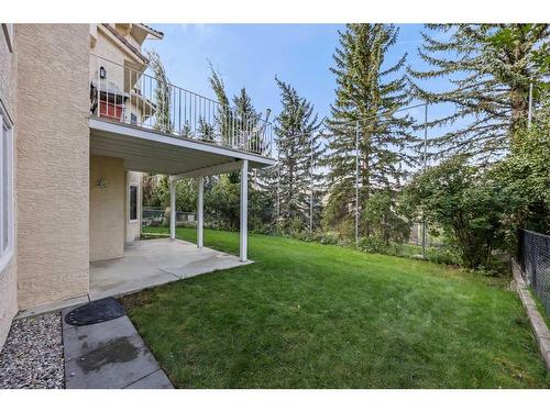 1360 Shawnee Road Sw, Calgary, AB - Outdoor