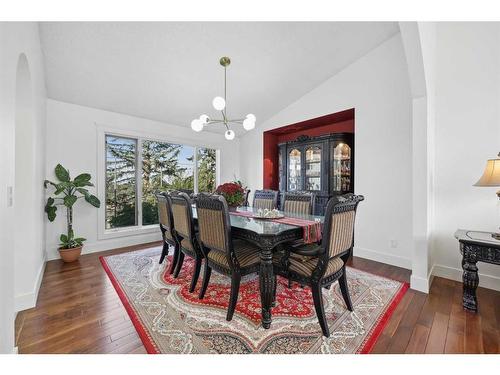 1360 Shawnee Road Sw, Calgary, AB - Indoor Photo Showing Dining Room