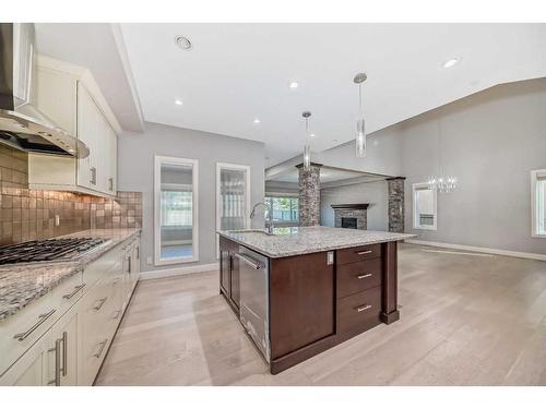 113 West Coach Place Sw, Calgary, AB - Indoor Photo Showing Kitchen With Upgraded Kitchen