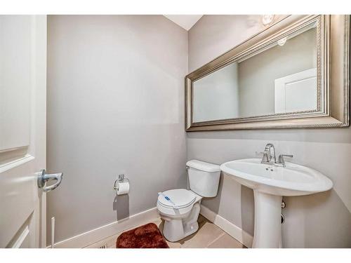 113 West Coach Place Sw, Calgary, AB - Indoor Photo Showing Bathroom