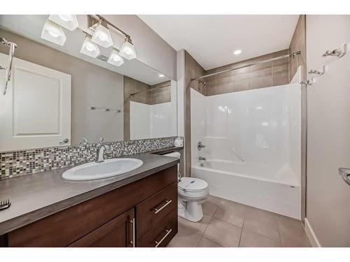 113 West Coach Place Sw, Calgary, AB - Indoor Photo Showing Bathroom