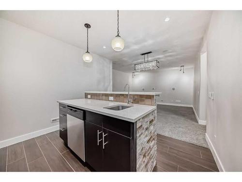 113 West Coach Place Sw, Calgary, AB - Indoor Photo Showing Kitchen