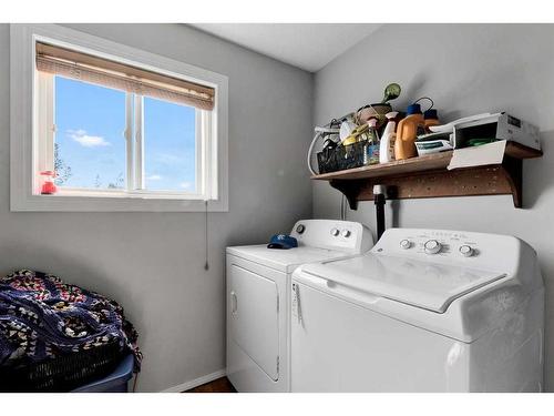 113-3809 45 Street Sw, Calgary, AB - Indoor Photo Showing Laundry Room