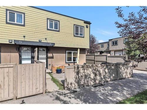 113-3809 45 Street Sw, Calgary, AB - Outdoor With Exterior