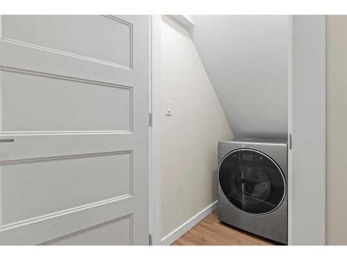 50 Shawbrooke Crescent Sw, Calgary, AB - Indoor Photo Showing Laundry Room