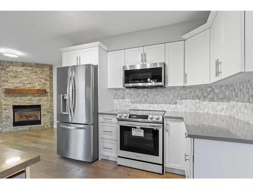 50 Shawbrooke Crescent Sw, Calgary, AB - Indoor Photo Showing Kitchen