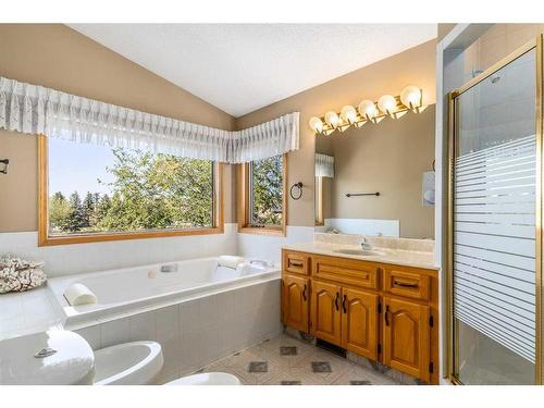 244 Country Hills Court Nw, Calgary, AB - Indoor Photo Showing Bathroom