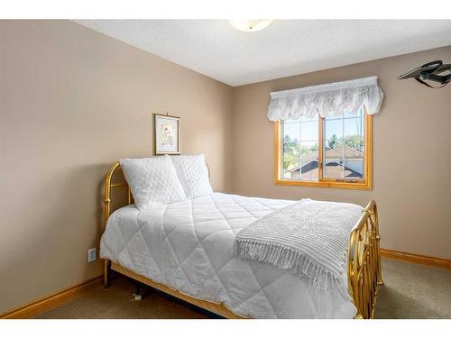 244 Country Hills Court Nw, Calgary, AB - Indoor Photo Showing Bedroom