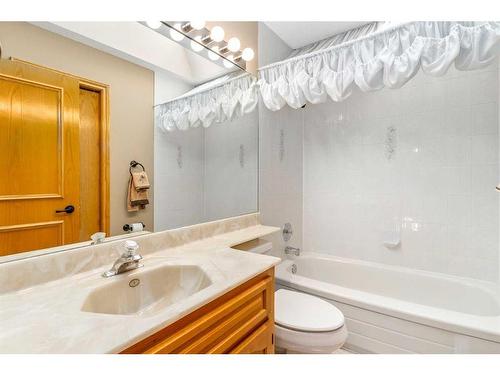 244 Country Hills Court Nw, Calgary, AB - Indoor Photo Showing Bathroom