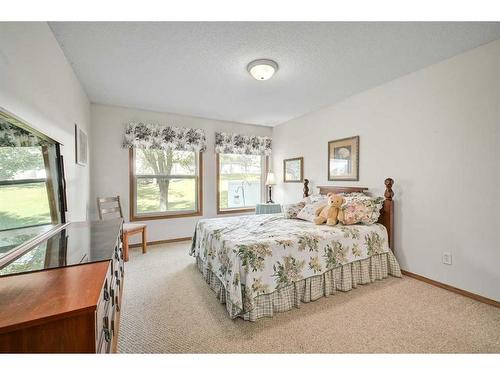 45 Somervale Point Sw, Calgary, AB - Indoor Photo Showing Bedroom