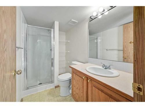 45 Somervale Point Sw, Calgary, AB - Indoor Photo Showing Bathroom