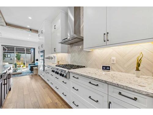 724 36 Street Nw, Calgary, AB - Indoor Photo Showing Kitchen With Upgraded Kitchen