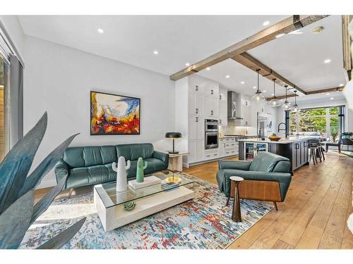 724 36 Street Nw, Calgary, AB - Indoor Photo Showing Living Room